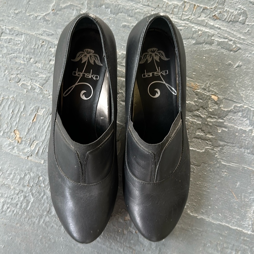 Dansko Women's Black Leather Mules sz 39
